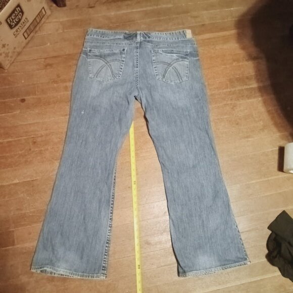 size 17/18 jeans flare short leg from maurices y2k denim - Picture 14 of 14